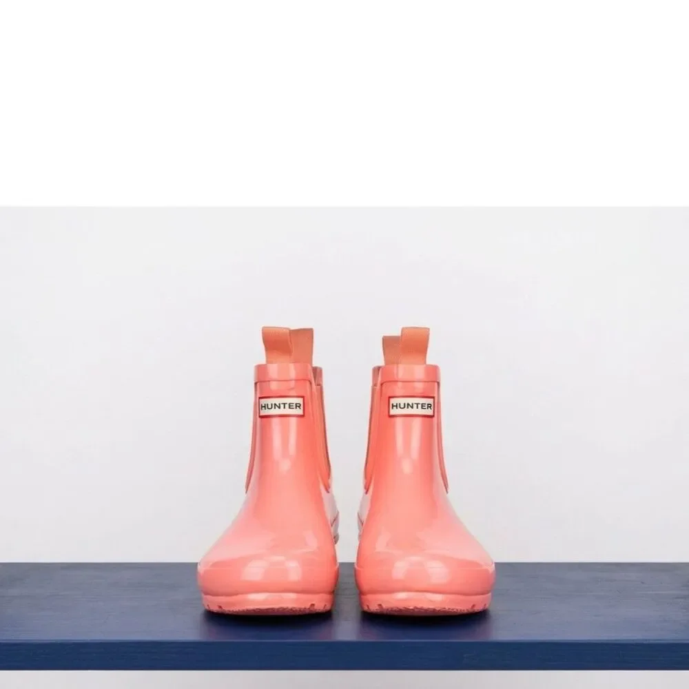 Glossy coral Hunter short boots size 5